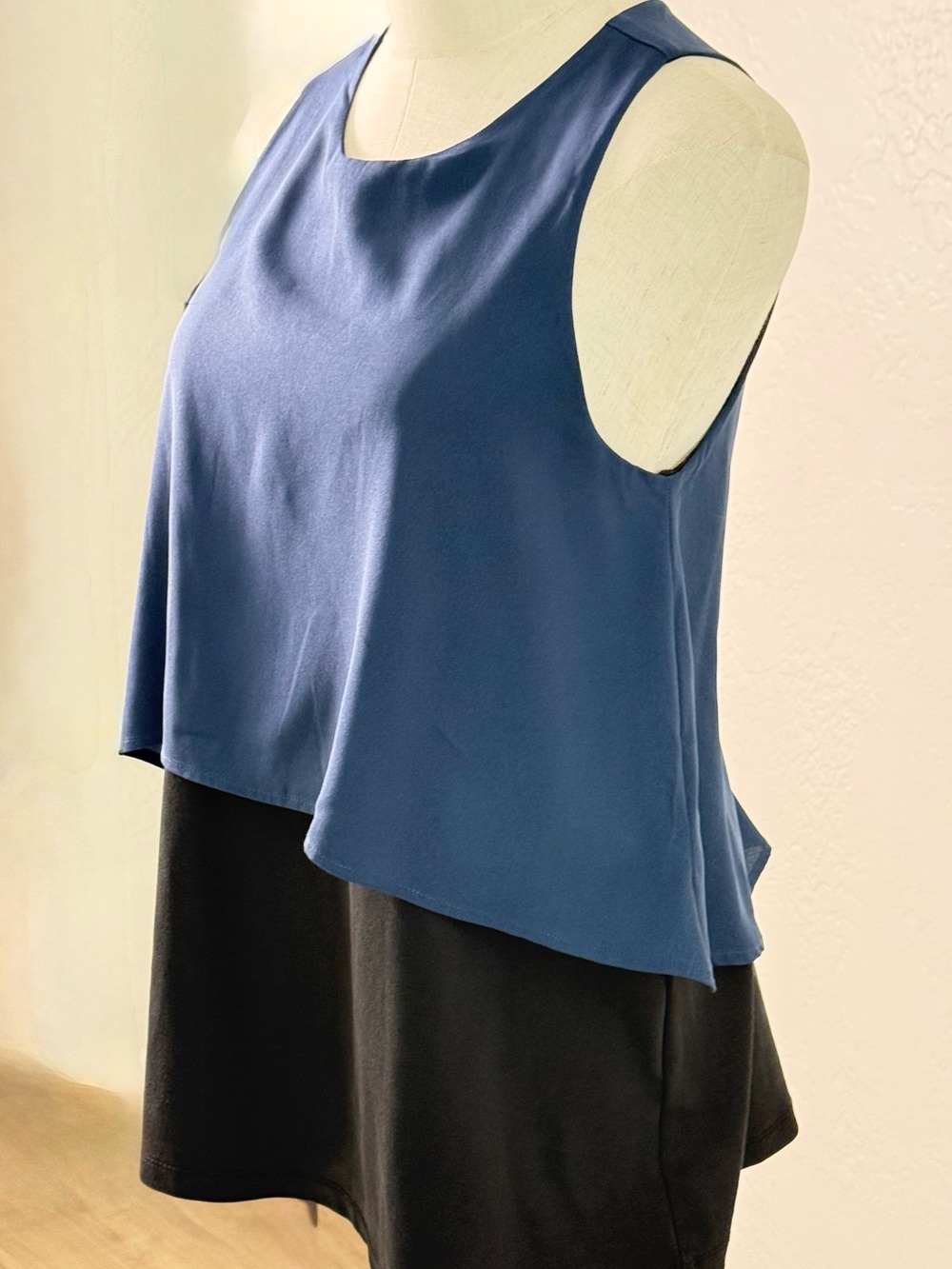VTG Lucy & Laurel Navy and Black Layered Tank Top Sz:M Minimalist - Picture 4 of 12